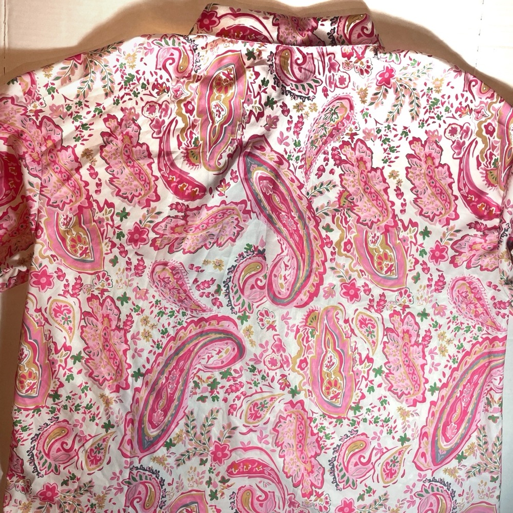 Vibrant multicolored Pink Paisley button up blouse.  HOT DEAL Like new - Picture 10 of 10